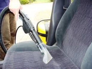Pranie, czyszczenie tapicerki samochodowej