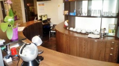 Meble biurowe, sklepowe i recepcyjne