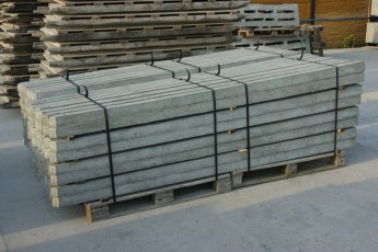 Słupy z betonu do siatki i sadu