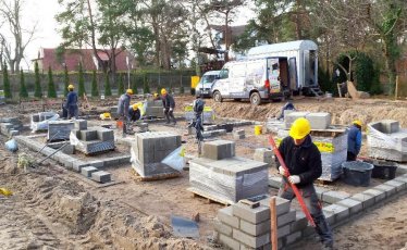 Roboty budowlane, ziemne i dekarskie