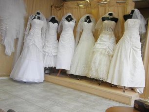 Komis Sukien Ślubnych