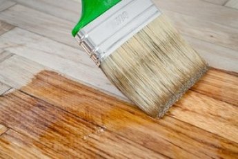 LAKIEROWANIE PODŁÓG