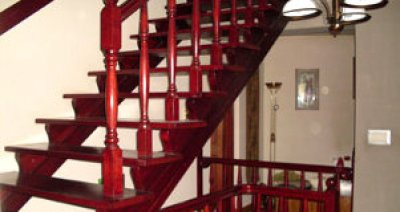 Schody drewniane i balustrady - produkcja, montaż