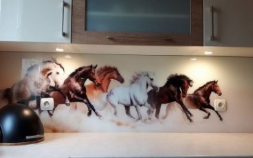 SZKŁO KOLOROWE - ARANŻACJE, MONTAŻ