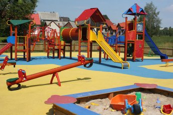 Budowa boisk i placów zabaw