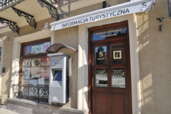 CZYSZCZENIE ELEWACJI BUDYNKÓW