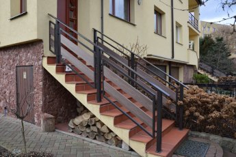 Balustrady z zastosowaniem drewna