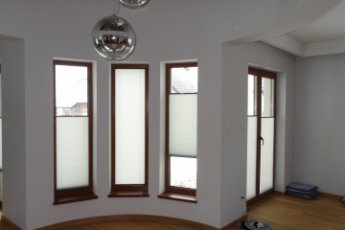 Plisy okienne – częściowa osłona