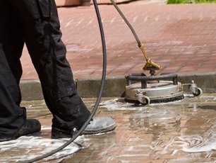 CZYSZCZENIE KOSTKI BRUKOWEJ