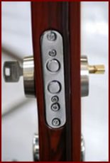 AWARYJNE OTWIERANIE DRZWI