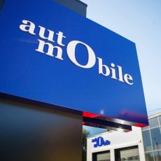 AUTOMOBILE