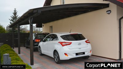 Wiata garażowa na samochód drewniana