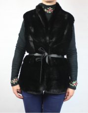 Wyjątkowa kamizelka - połączenie dzianiny i futra z norki