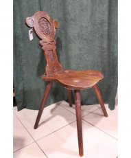 stare drewniane krzeslo
