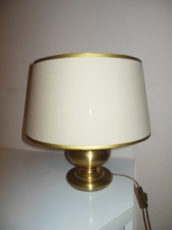 Abażury do lamp biurowych lub gabinetowych.