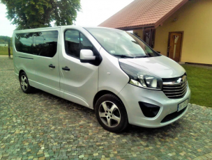 Wynajem busa osobowego 9 osób Opel Vivaro
