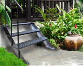 Metalowe schody zewnętrzne